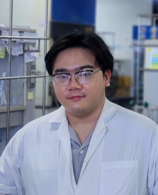 Watcharapon Prasitwatcharakorn Ph.D. (Organic chemistry) 